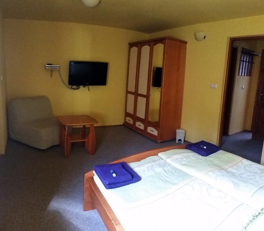 Salas-Partizánske Kamer foto