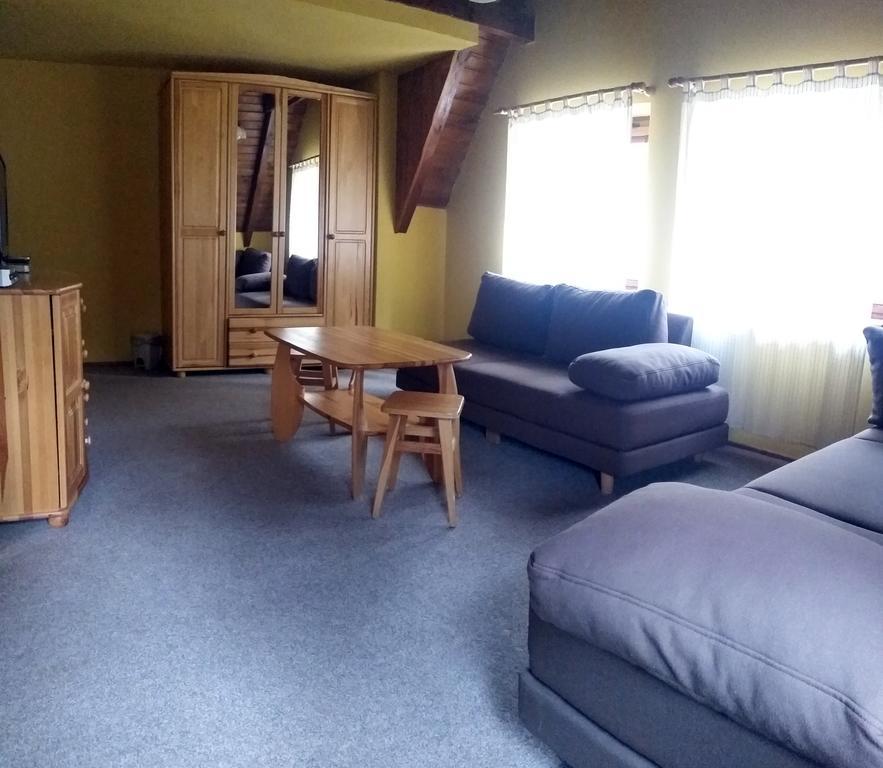 Salas-Partizánske Kamer foto